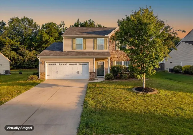 Photo 3 of Single family home for sale at 132 Hamilton Ct, Easley, SC 29642 | MLS# 20306350 | Listing updated on 2026-10-17
