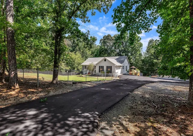 Photo 1 of Single family home for sale at 761 Durham Brown Rd, Seneca, SC 29678 | MLS# 20306272 | Listing updated on 2026-10-15