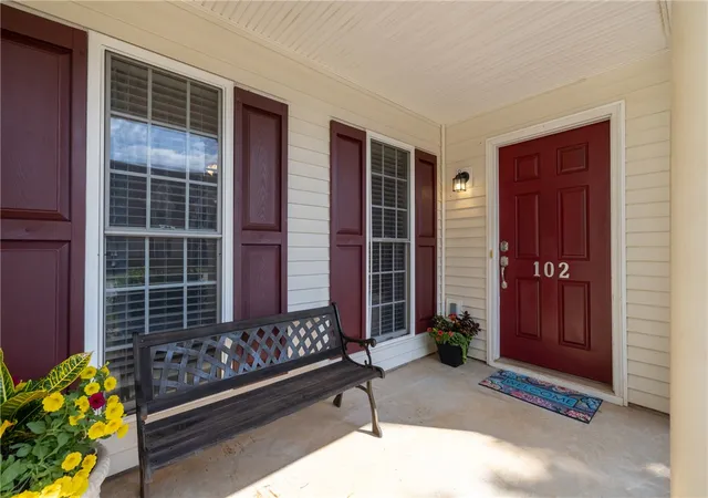 Photo 3 of Single family home for sale at 102 Crooked Cedar Way, Pendleton, SC 29670 | MLS# 20305341 | Listing updated on 2026-09-20