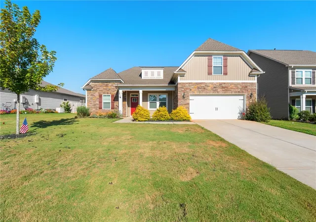 Photo 1 of Single family home for sale at 127 Spyglass Ln, Pendleton, SC 29670 | MLS# 20306396 | Listing updated on 2026-10-06
