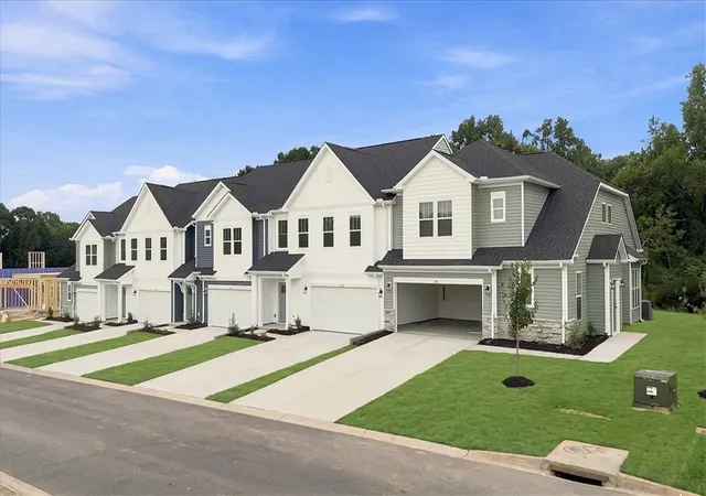 Photo 2 of Townhouse for sale at 132 Silo Ridge Dr, Anderson, SC 29621 | MLS# 20306416 | Listing updated on 2026-10-19