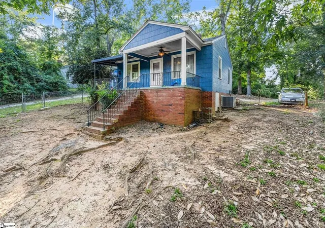 Photo 3 of Single family home for sale at 109 Brookside Cir, Belton, SC 29627 | MLS# 20306438 | Listing updated on 2026-09-23