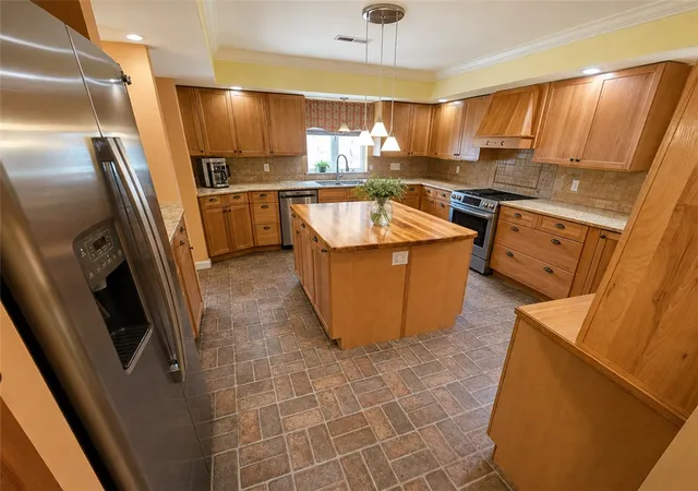 Photo 3 of Single family home for sale at 1214 S Mcduffie St, Anderson, SC 29624 | MLS# 20306041 | Listing updated on 2026-10-09