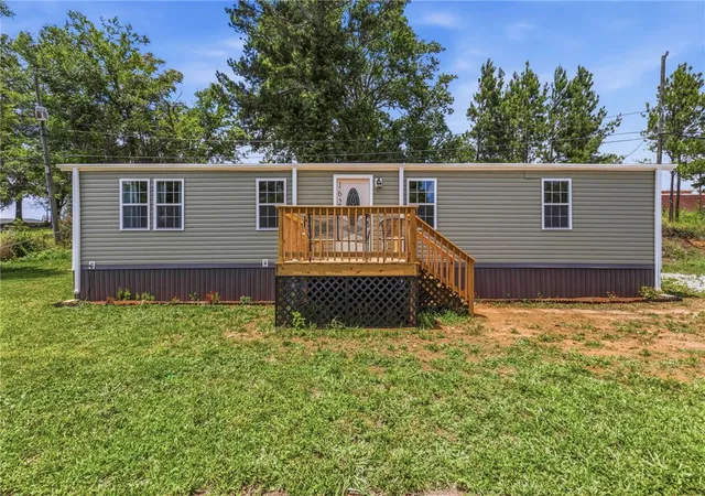 Photo 3 of Manufactured home for sale at 162 Crest Cir, Spartanburg, SC 29302 | MLS# 20306458 | Listing updated on 2026-10-10