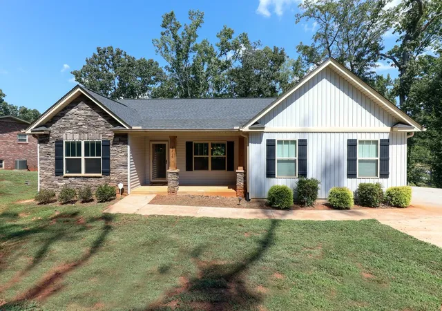 Photo 1 of Single family home for sale at 2210 Surfside Dr, Anderson, SC 29625 | MLS# 20306448 | Listing updated on 2026-10-16