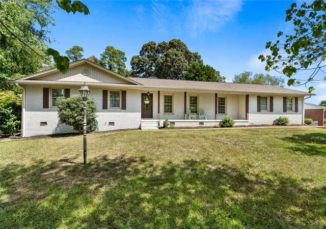 Photo 1 of Sale Pending at 210 Robin Dr, Anderson, SC 29621 | MLS# 20305937 | Listing updated on 2026-09-29