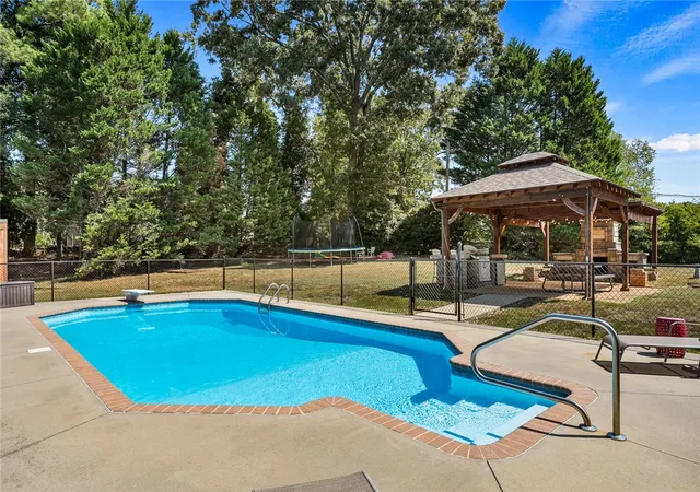 Photo 2 of Sale Pending at 210 Robin Dr, Anderson, SC 29621 | MLS# 20305937 | Listing updated on 2026-09-29