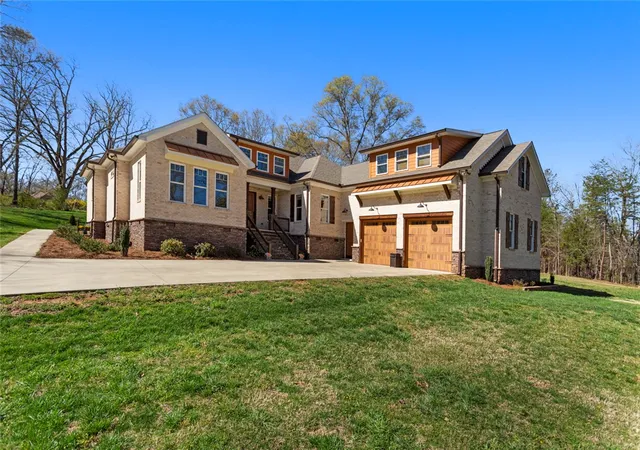 Photo 2 of Single family home for sale at 102 Misty Oaks Ln, Pendleton, SC 29670 | MLS# 20306552 | Listing updated on 2026-09-23