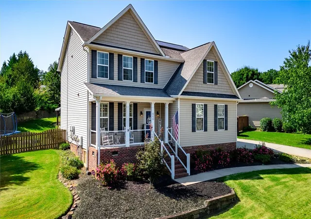Photo 1 of Sale Pending at 606 Summitbluff Dr, Greenville, SC 29617 | MLS# 20306556 | Listing updated on 2026-10-04