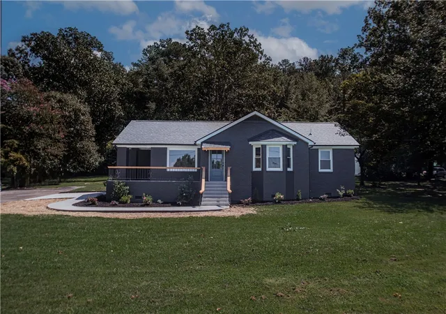 Photo 1 of Single family home for sale at 500 Main St, Liberty, SC 29657 | MLS# 20306274 | Listing updated on 2026-10-14