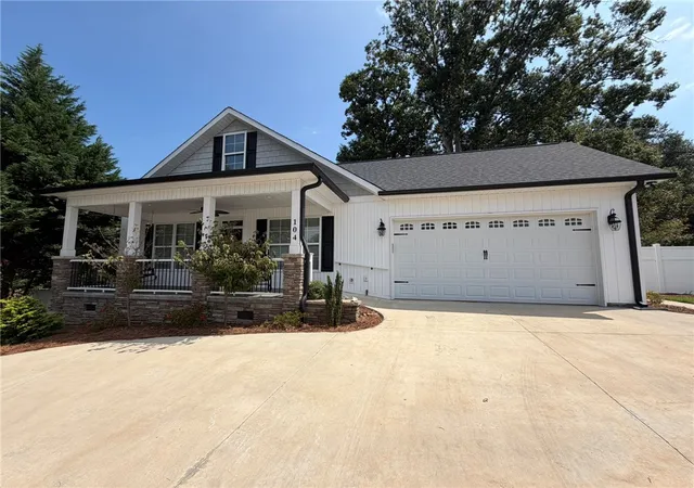 Photo 2 of Single family home for sale at 104 Cottage Way, Easley, SC 29642 | MLS# 20306568 | Listing updated on 2026-09-23