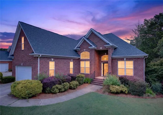 Photo 1 of Single family home for sale at 2 Windmill Way, Greenville, SC 29615 | MLS# 20306570 | Listing updated on 2026-10-25