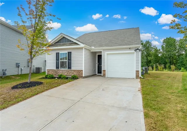 Photo 2 of Single family home for sale at 239 Mable Leaf Ln, Easley, SC 29640 | MLS# 20306571 | Listing updated on 2026-10-15
