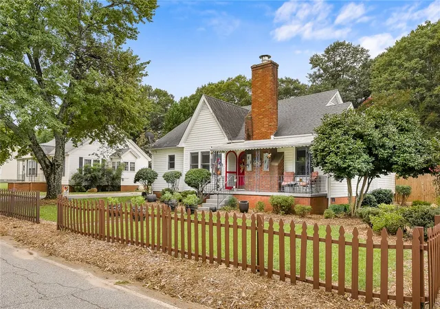 Photo 3 of Sale Pending at 108 Poplar Dr, Greer, SC 29651 | MLS# 20306471 | Listing updated on 2026-10-10