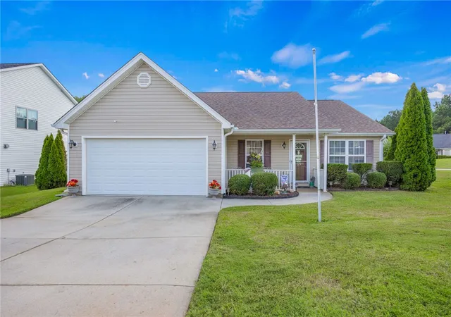 Photo 1 of Single family home for sale at 125 Patagonia Rd, Anderson, SC 29625 | MLS# 20305707 | Listing updated on 2026-10-11