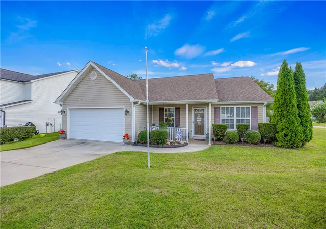 Photo 2 of Single family home for sale at 125 Patagonia Rd, Anderson, SC 29625 | MLS# 20305707 | Listing updated on 2026-10-11