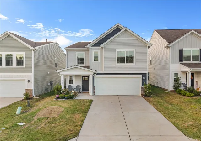 Photo 1 of Single family home for sale at 1719 Southwold Ln, Boiling Springs, SC 29316 | MLS# 20306569 | Listing updated on 2026-10-13
