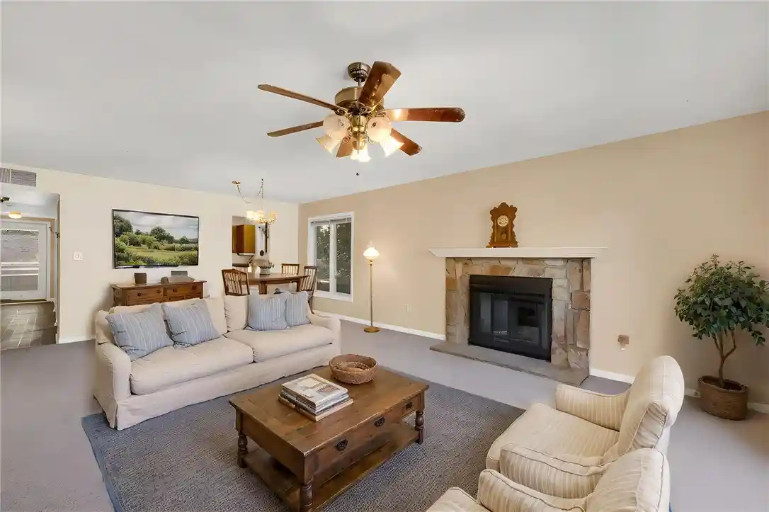 Listing Photo 2 - Condo for sale in 901 Northlake Dr located at 901 Northlake Dr, Anderson, SC 29625 - Unit 901 Northlake Dr