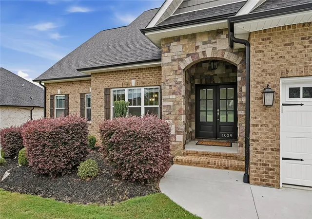 Photo 2 of Single family home for sale at 1029 Tuscany Dr, Anderson, SC 29621 | MLS# 20306540 | Listing updated on 2026-10-09