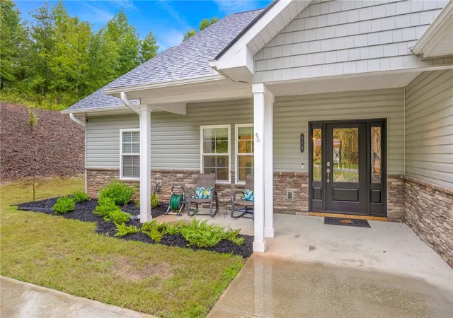 Photo 3 of Single family home for sale at 475 Twin View Dr, Westminster, SC 29693 | MLS# 20306593 | Listing updated on 2026-10-15