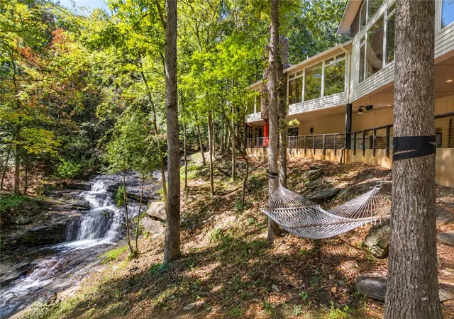 Photo 1 of Single family home for sale at 120 Edgewater Dr, Fair Play, SC 29643 | MLS# 20305476 | Listing updated on 2026-10-09