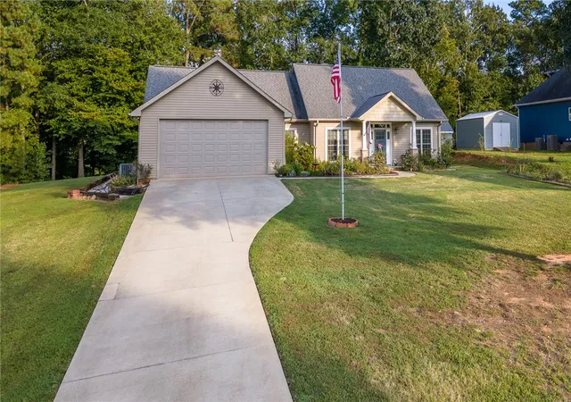 Photo 1 of Single family home for sale at 228 Bay Ridge Dr, Townville, SC 29689 | MLS# 20306547 | Listing updated on 2026-10-02