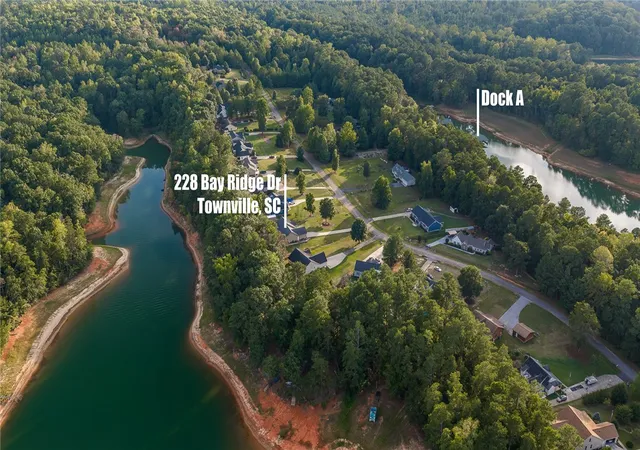 Photo 2 of Single family home for sale at 228 Bay Ridge Dr, Townville, SC 29689 | MLS# 20306547 | Listing updated on 2026-10-02