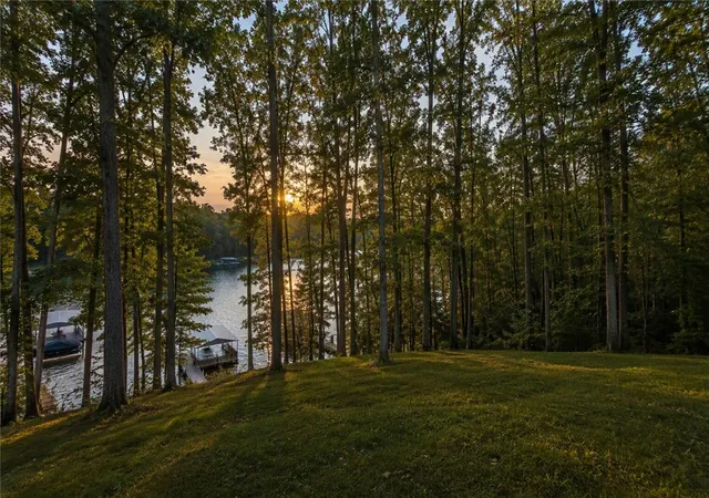 Photo 3 of Single family home for sale at 121 Waters Edge Ln, West Union, SC 29696 | MLS# 20306600 | Listing updated on 2026-10-10