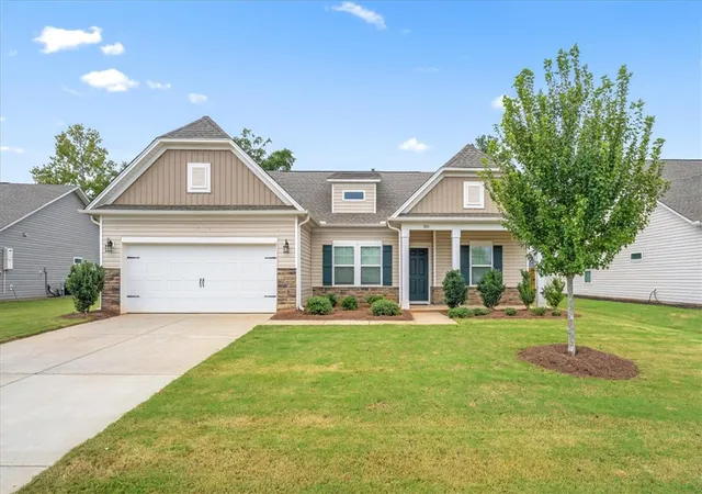 Photo 1 of Single family home for sale at 180 Spyglass Ln, Pendleton, SC 29670 | MLS# 20306201 | Listing updated on 2026-10-04