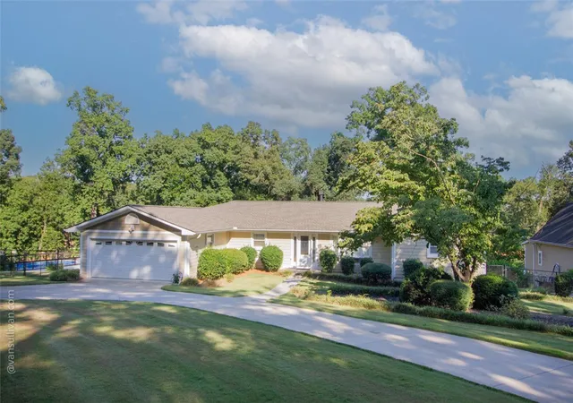 Photo 1 of Single family home for sale at 4518 Cove Trl, Anderson, SC 29621 | MLS# 20306505 | Listing updated on 2026-09-27