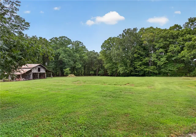 Photo 3 of Single family home for sale at 279 Ford Dr, Westminster, SC 29693 | MLS# 20306417 | Listing updated on 2026-10-13
