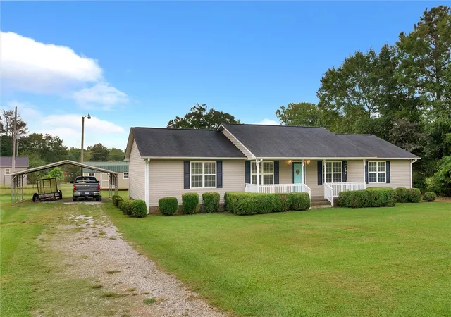 Photo 3 of Single family home for sale at 102 Arthur Ave, Abbeville, SC 29620 | MLS# 20306577 | Listing updated on 2026-10-03