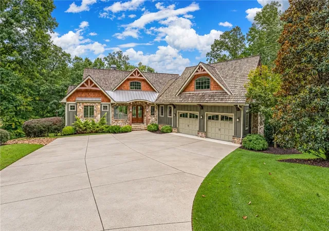 Photo 3 of Single family home for sale at 270 Long Ridge Rd, Sunset, SC 29685 | MLS# 20306326 | Listing updated on 2026-09-28
