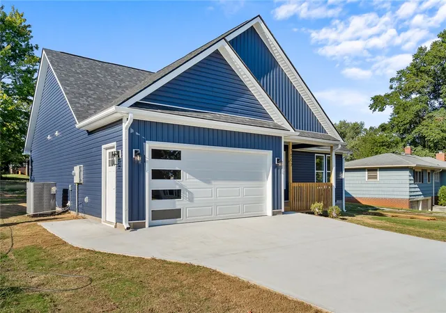 Photo 2 of Single family home for sale at 1507 Tindall Ave, Anderson, SC 29621 | MLS# 20306354 | Listing updated on 2026-09-25