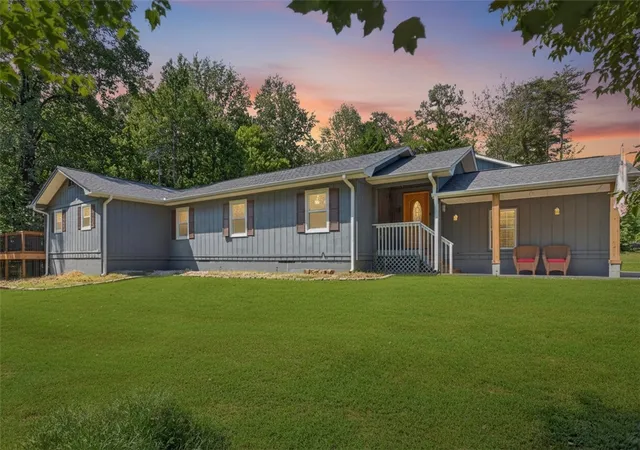 Photo 3 of Single family home for sale at 122 Player Ln, Westminster, SC 29693 | MLS# 20306433 | Listing updated on 2026-10-12