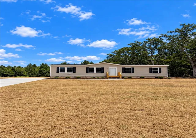 Photo 1 of Manufactured home for sale at 1411 Slaton Rd, Townville, SC 29689 | MLS# 20306627 | Listing updated on 2026-10-12