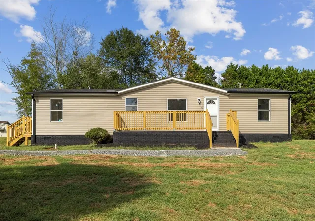 Photo 1 of Manufactured home for sale at 116 Lynchburg Cir, Liberty, SC 29657 | MLS# 20306628 | Listing updated on 2026-10-04