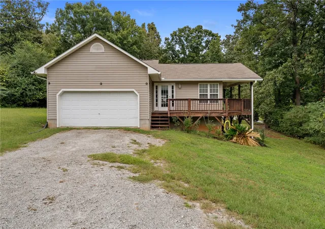 Photo 1 of Single family home for sale at 700 Twilight Ct, Seneca, SC 29672 | MLS# 20306584 | Listing updated on 2026-10-12