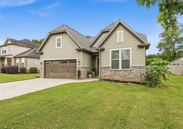 Photo 2 of Single family home for sale at 1011 Drakes Xing, Anderson, SC 29625 | MLS# 20306619 | Listing updated on 2026-10-25