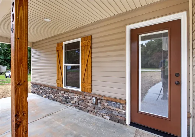 Photo 3 of Single family home for sale at 704 S Piedmont St, Westminster, SC 29693 | MLS# 20306563 | Listing updated on 2026-10-10