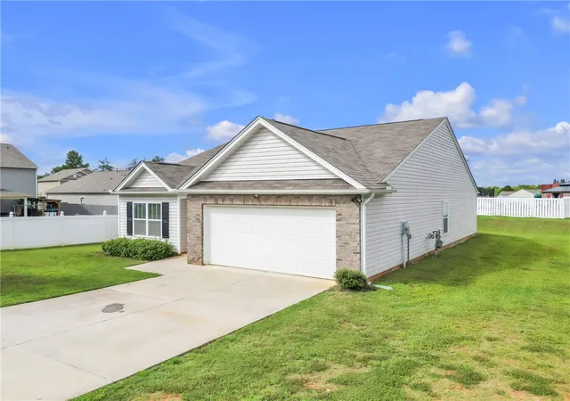 Photo 2 of Single family home for sale at 205 Hillendale Way, Pelzer, SC 29669 | MLS# 20306645 | Listing updated on 2026-10-09