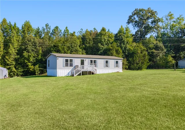Photo 3 of Manufactured home for sale at 660 Jackson Rd, Abbeville, SC 29620 | MLS# 20306652 | Listing updated on 2026-10-14