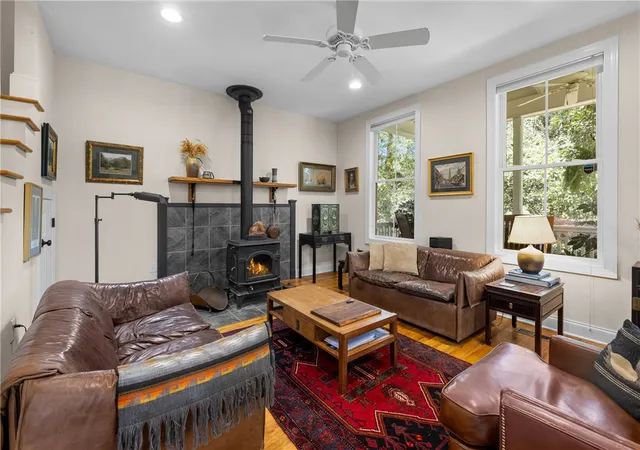 Photo 4 of Single family home for sale at 330 Sitton Dr, Pendleton, SC 29670 | MLS# 20306385 | Listing updated on 2026-09-29