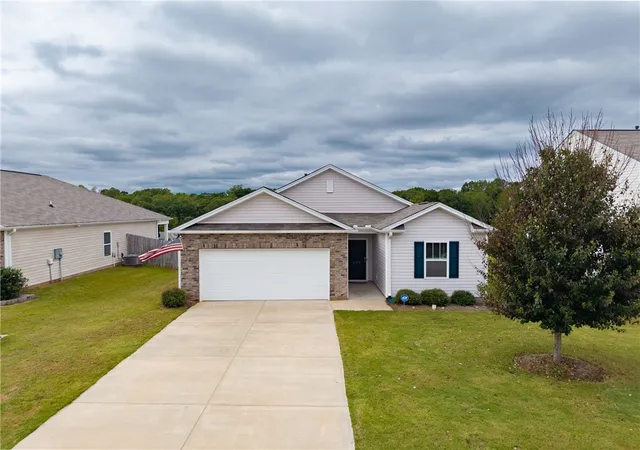 Photo 2 of Single family home for sale at 233 Millhone Way, Pendleton, SC 29670 | MLS# 20306278 | Listing updated on 2026-09-30