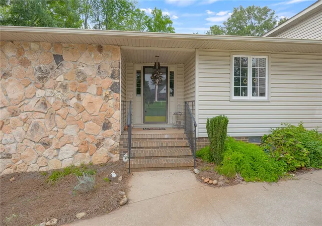 Photo 3 of Single family home for sale at 131 Bowen Rd, Anderson, SC 29621 | MLS# 20306668 | Listing updated on 2026-09-30