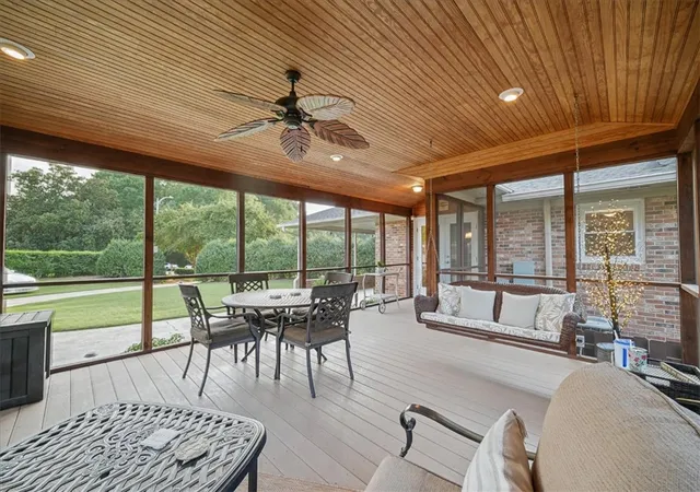 Photo 2 of Sale Pending at 430 Lakeview Dr, Liberty, SC 29657 | MLS# 20306386 | Listing updated on 2026-10-08