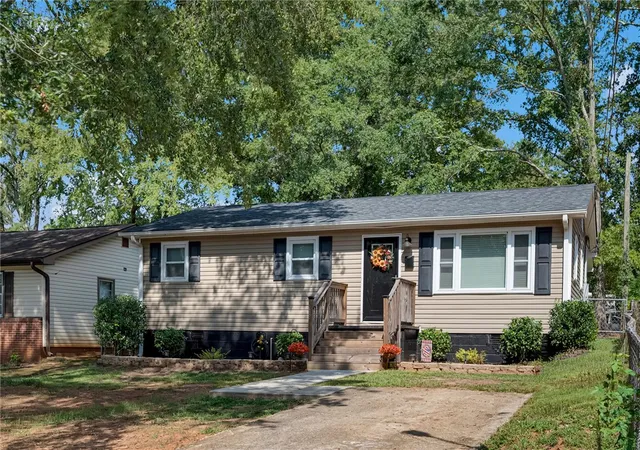 Photo 1 of Single family home for sale at 130 Everett St, Spartanburg, SC 29306 | MLS# 20306678 | Listing updated on 2026-10-19