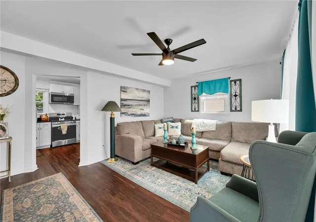 Photo 3 of Single family home for sale at 130 Everett St, Spartanburg, SC 29306 | MLS# 20306678 | Listing updated on 2026-10-19