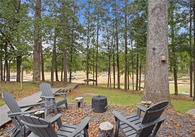 Photo 3 of Single family home for sale at 322 Sunrise Cir, Fair Play, SC 29643 | MLS# 20306681 | Listing updated on 2026-09-28