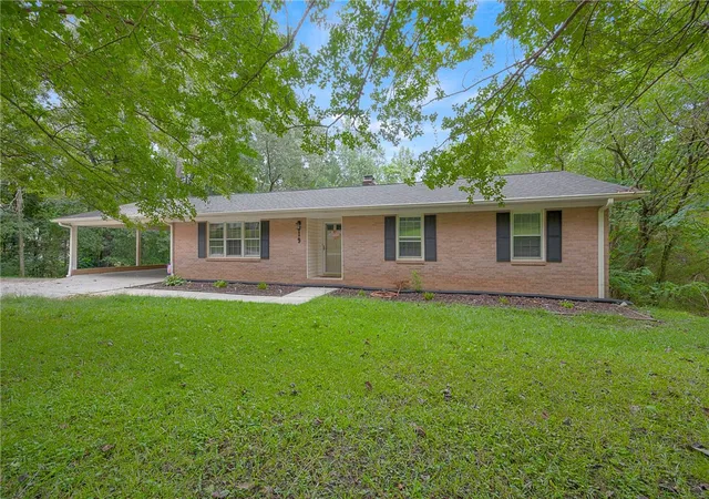 Photo 2 of Single family home for sale at 319 Mountain View Dr, Central, SC 29630 | MLS# 20306482 | Listing updated on 2026-09-28